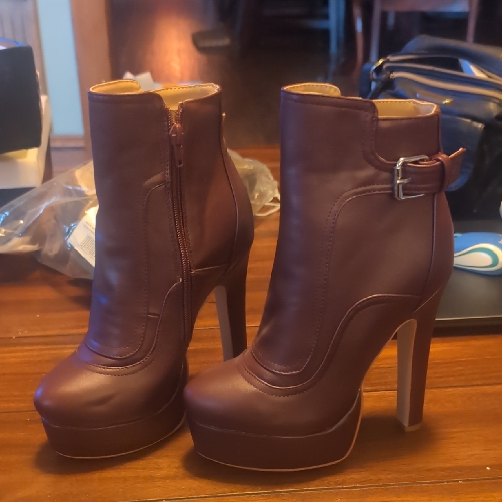 Burgundy Round-Toe Stiletto Heel Platform Booties with Buckles